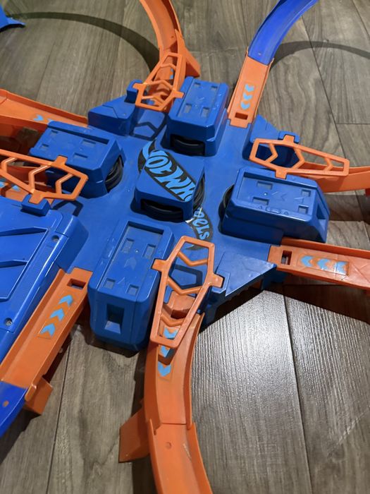 Tor samochodowy Criss Cross Crash Hot Wheels DTN42