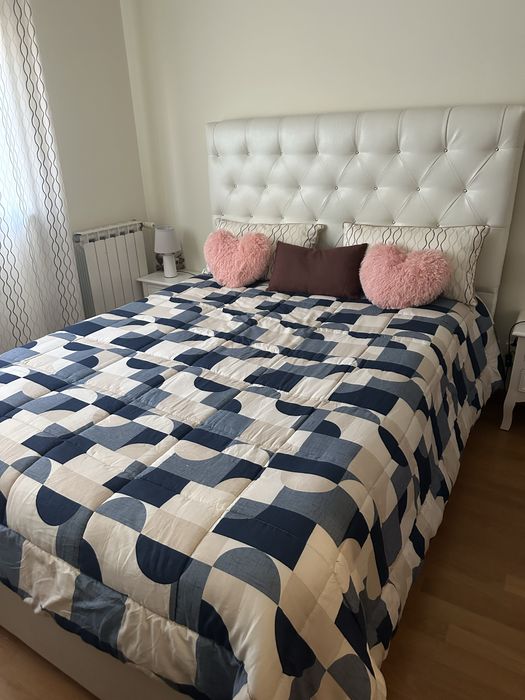 Cama (base) com cabeceira