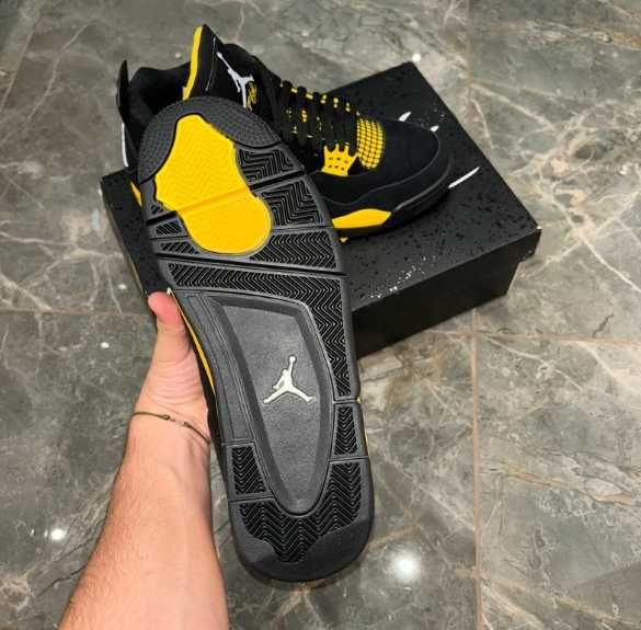 Jordan 4 Retro Thunder R.44
