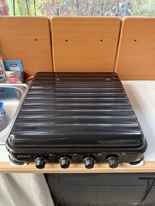 Kuchenka gazowa czarna