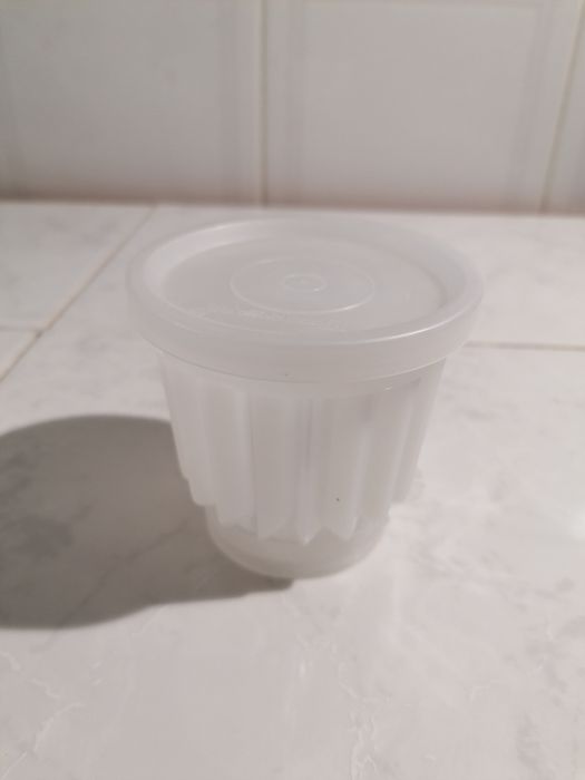 Copos para gelados da marca Tupperware