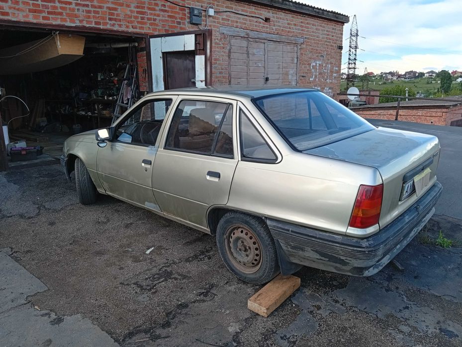 Продам Опель Кадет 1989г.