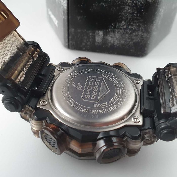 Часы Casio G-Shock GA-900SKE-8AER оригинал.