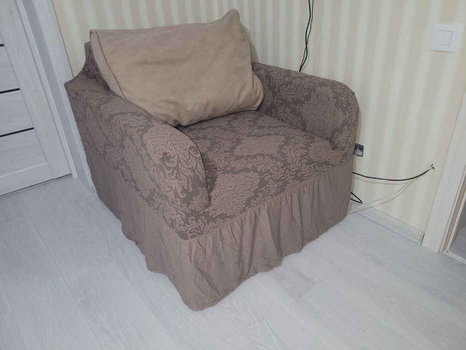 Продам диван і два крісла