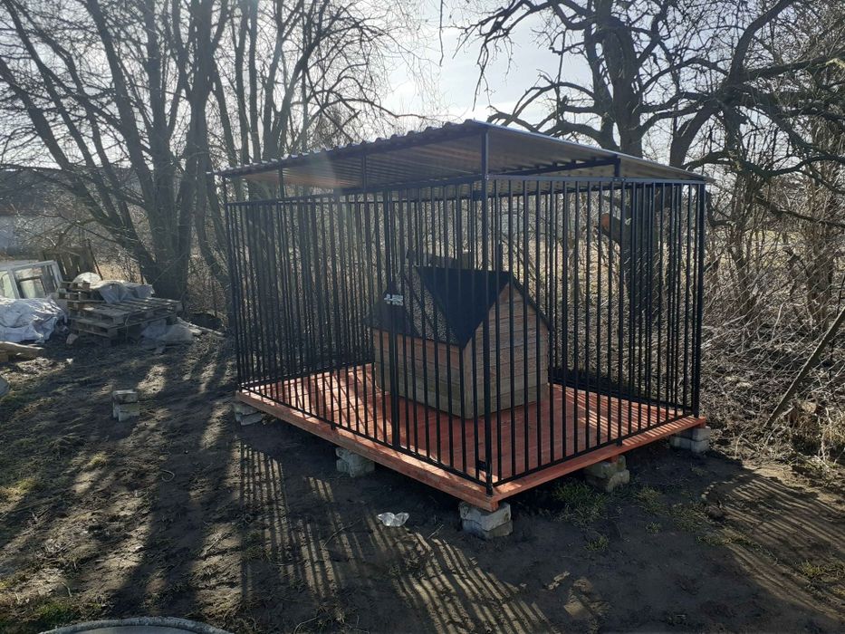 Kojce dla psów drewutnie wiaty smietnikowe