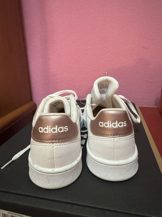 Sapatilhas Adidas novas [34]