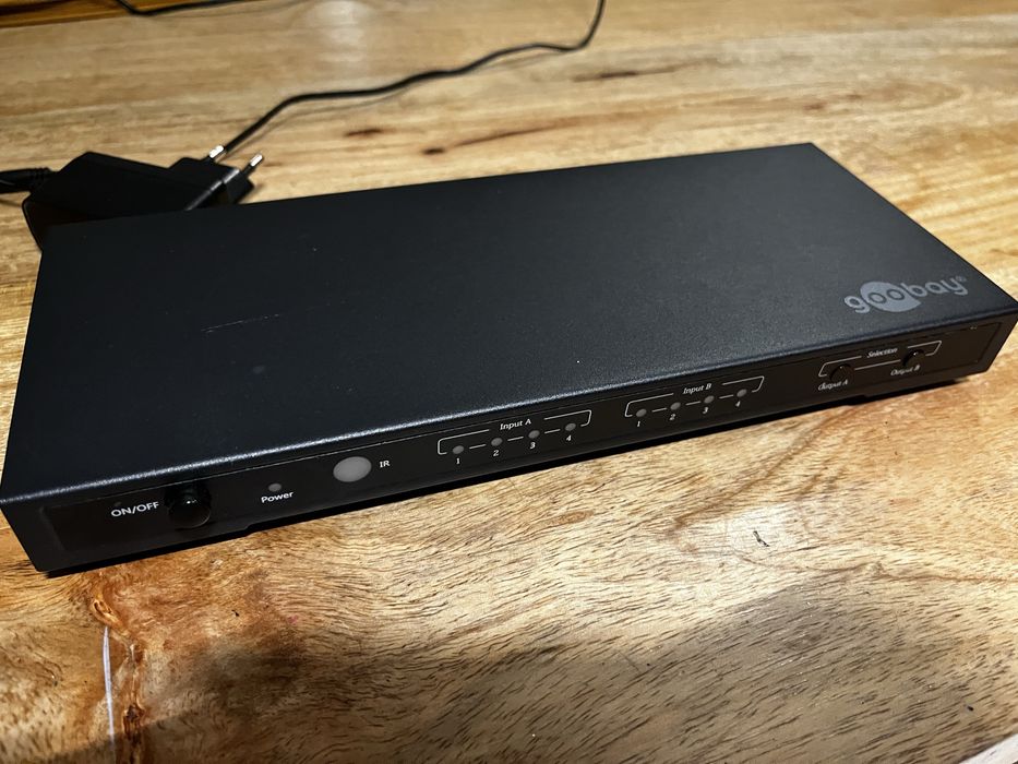 Goobay 58976 Ultra HDMI Matrix 4 x 2, 4K, Full HD