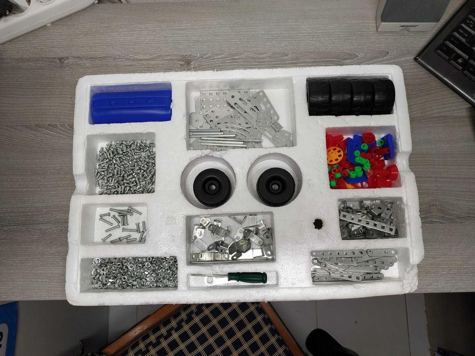 Caixa de construções metálicas