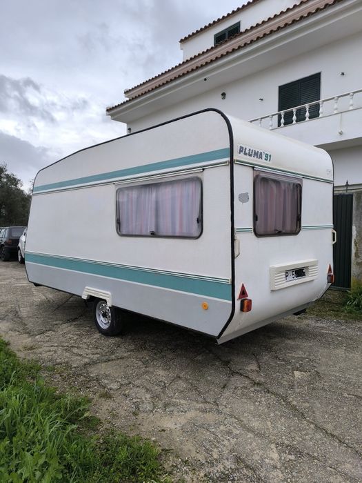 Caravana pluma 440