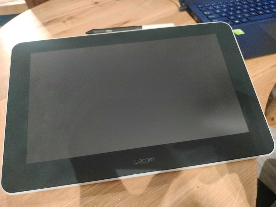 Tablet graficzny Wacom One Creative Pen Display (DTC133) (używany)