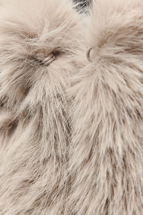 Colete M efeito pelo Zara  (novo com etiqueta)