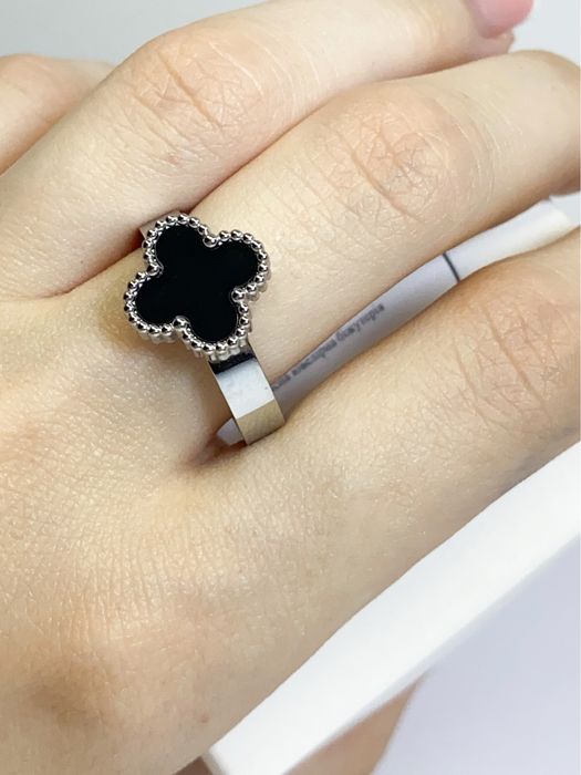 Комплект Клевер чорна емаль в сріблі