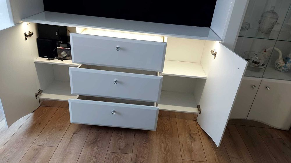Meble pokojowe / do salonu