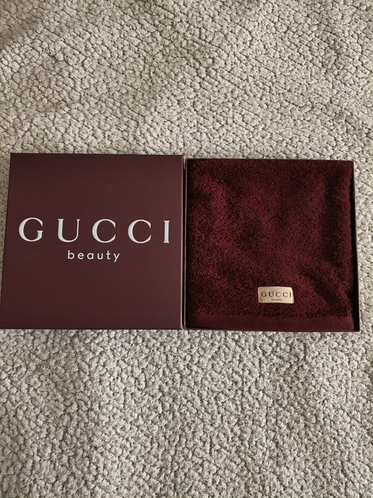 Oryginalny Ręcznik GUCCI Beauty Burgundy (Unikat VIP Gift, Pudełko)