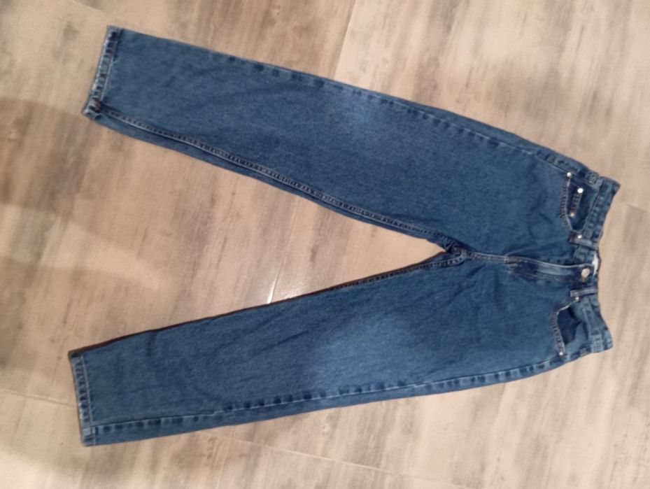 Spodnie w rozmiarze 36