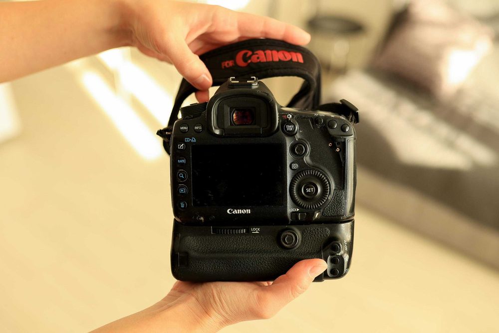 Продам Canon 5D Mark III + Бустер (Оригінал)