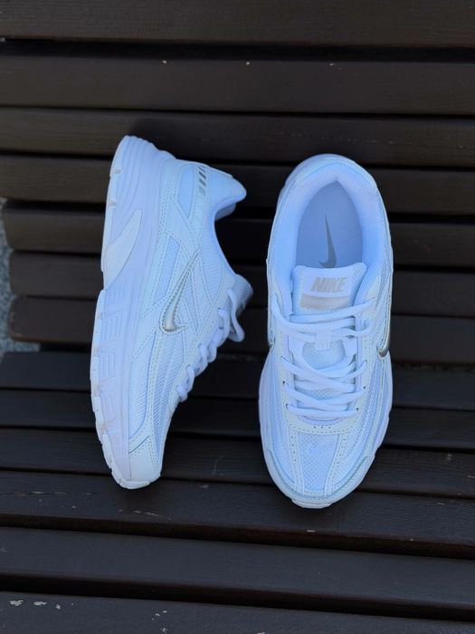 Жіночі Кросівки Nike Initiator White silver / Nike