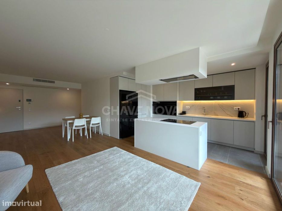 T3 Novo c/ 2 Lugares de Garagem em Oliveira do Douro