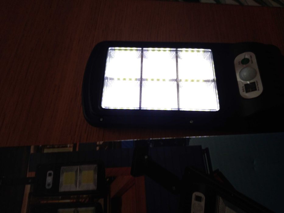 Latarnia - lampa solarna uliczna 150led