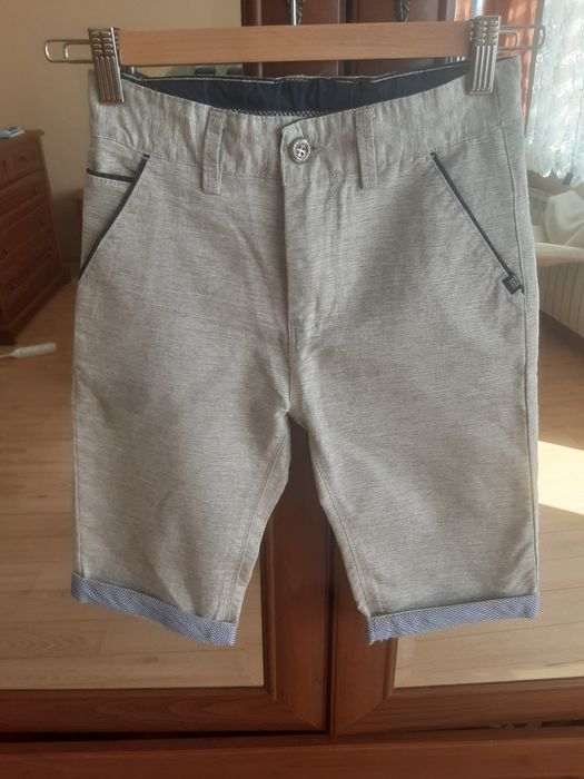 Eleganckie spodenki chłopięce r.146  stan idealny/ regulacja w pasie