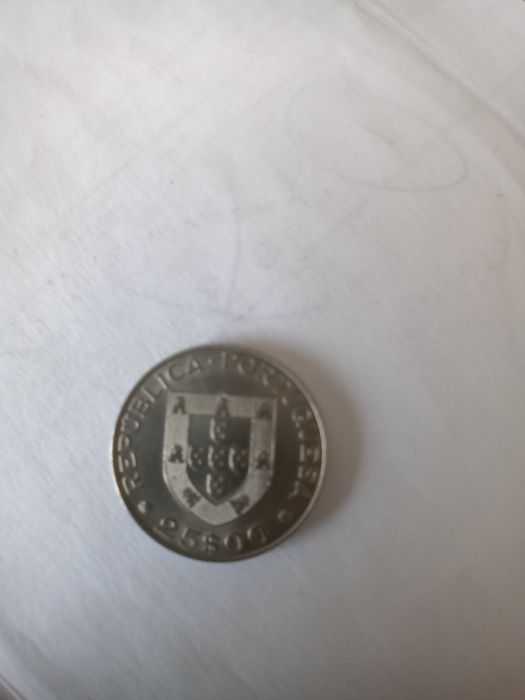 Moedas antigas e comemorativas