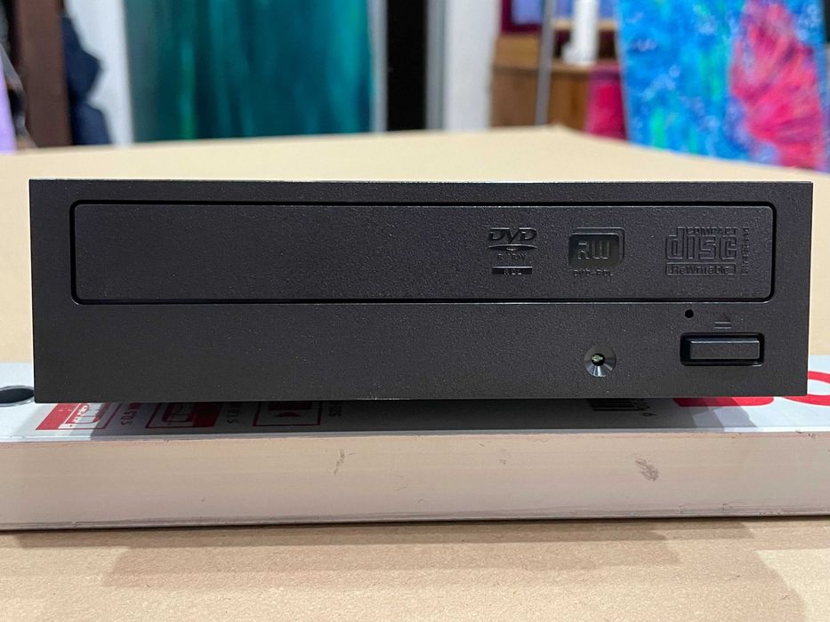 Sharkoon VG6-W RGB Midi Tower + nagrywarka Lite-On iHAS124-14 GW