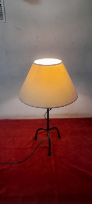 Candeeiro em ferro forjado