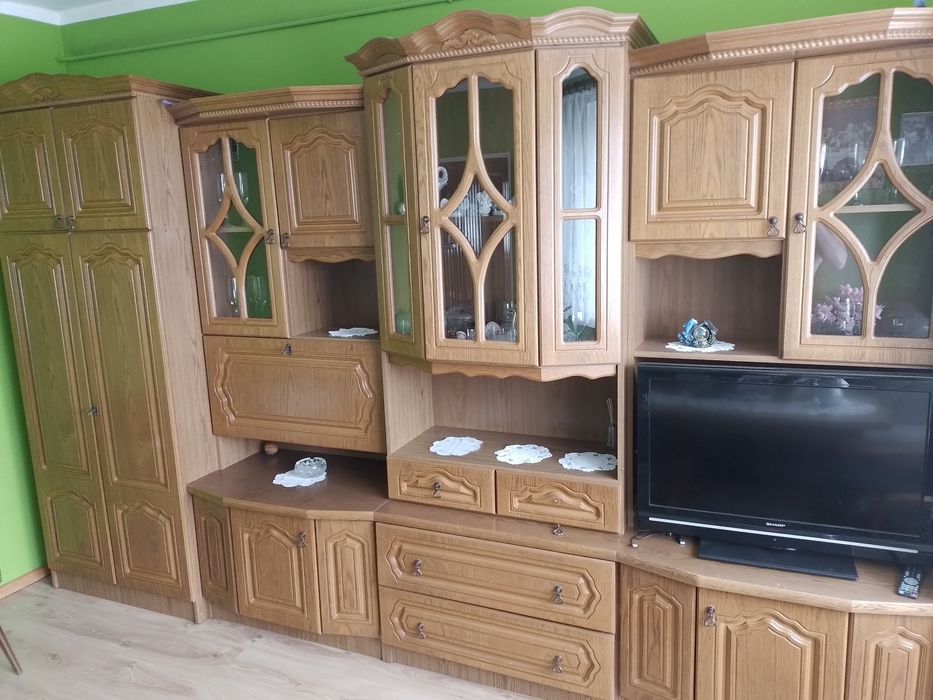 Meblościanka z witryna , szafa  komoda, retro