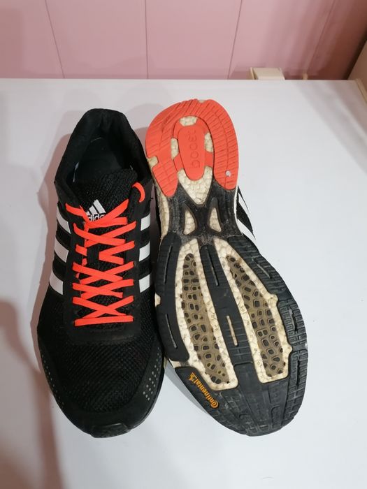 фирменные кроссовки Adidas