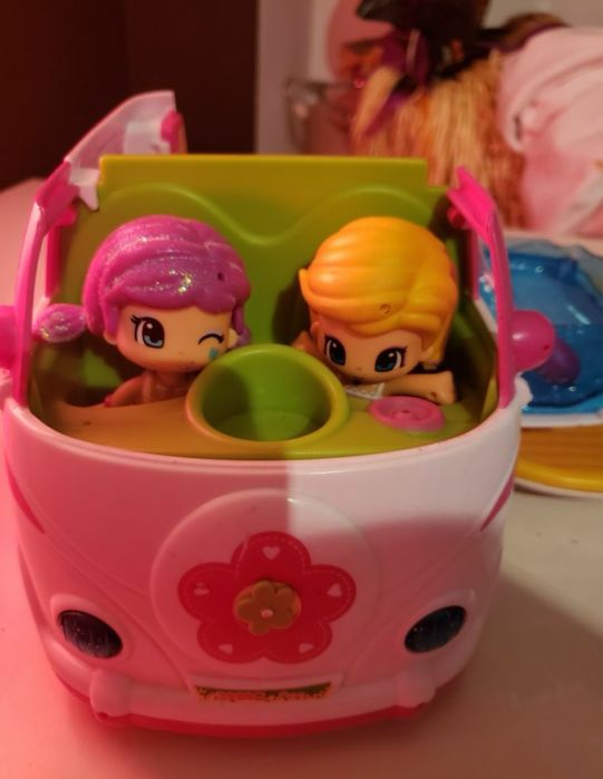Pinipon Van with Dolls64585100437505121