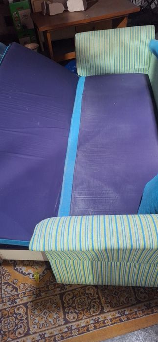Rozkładana sofa z możliwością spania