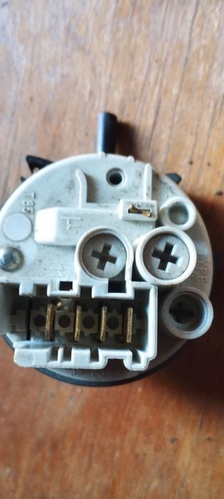 Продам пресостат до пральної машини