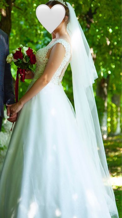 Весільна сукня