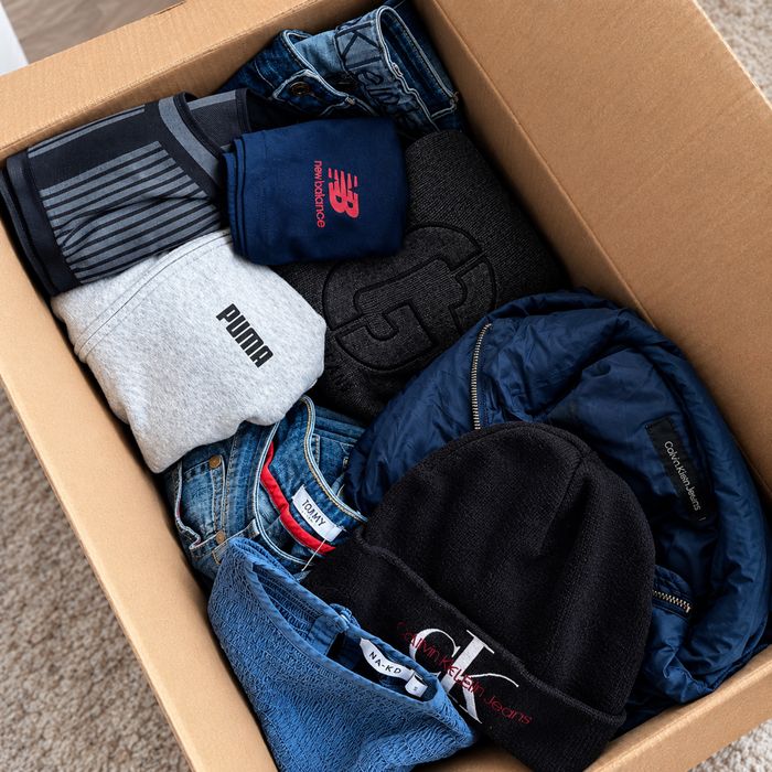 BOX Z ODZIEŻĄ Używana i Nowa