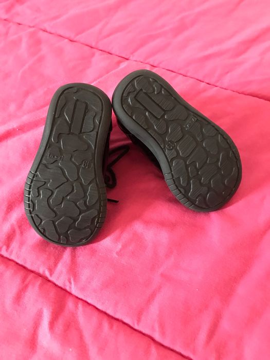Bota em verniz para bebe (portes incluso)