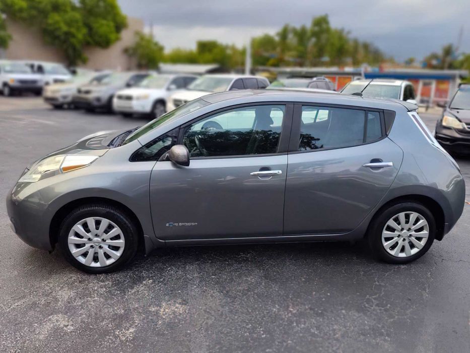 Nissan LEAF SL      2015