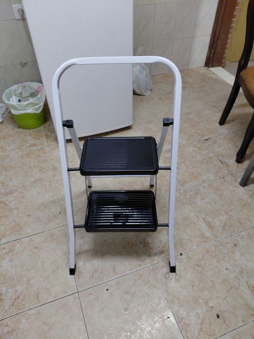 2-Step Stepladder446739882842542080