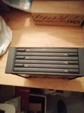 Caixa de 6 CDs para auto