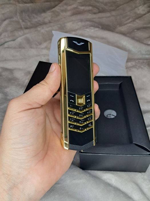 Новий VERTU Signature з функцією заміни голосу