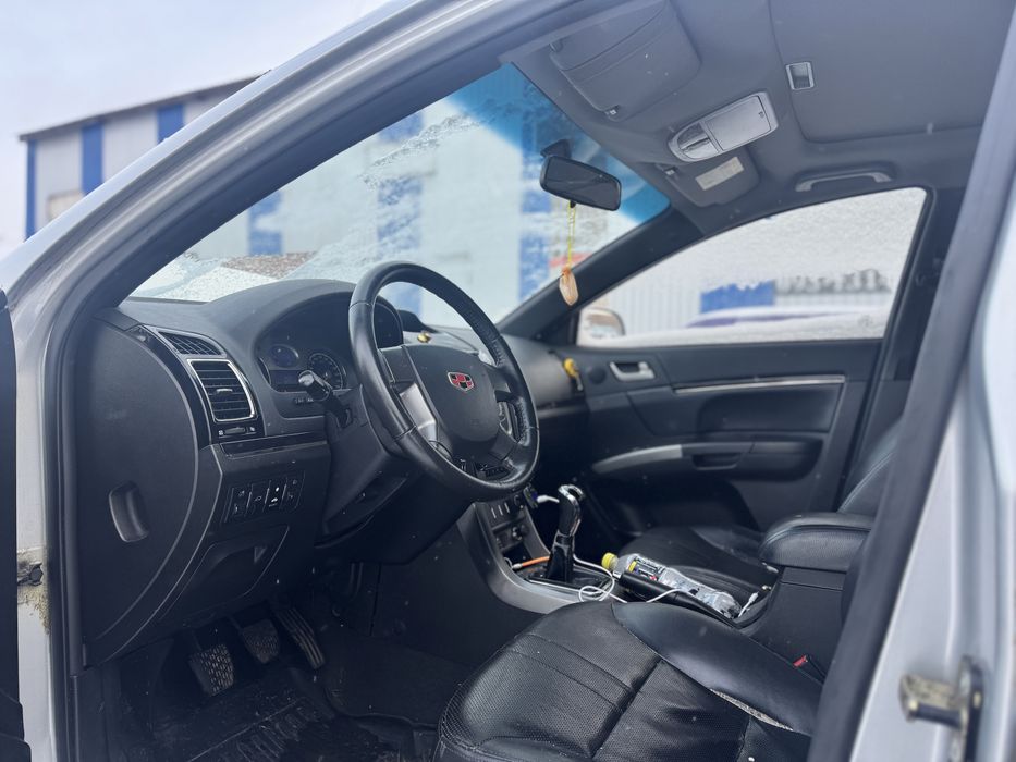 Geely emgrand 7.