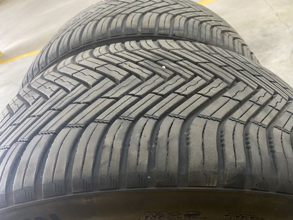 Pneus 245 40 R19