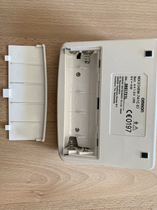 OMRON Ciśnieniomierz ramieniowy MX3