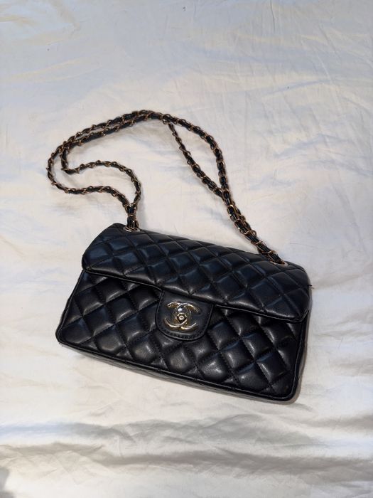 Сумка Chanel чорного кольору