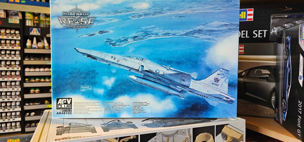 AFV Club 48105 Northrop RF-5E Tigereye sklep modelarski Planeta