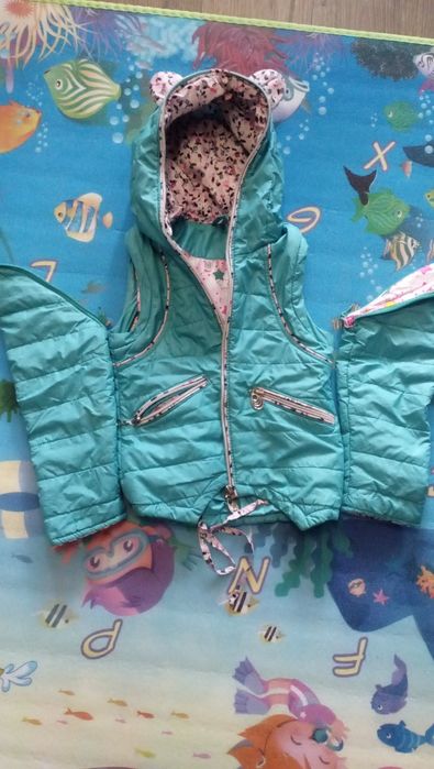 Курточки і жилетки весна/осінь всі три 200грн.