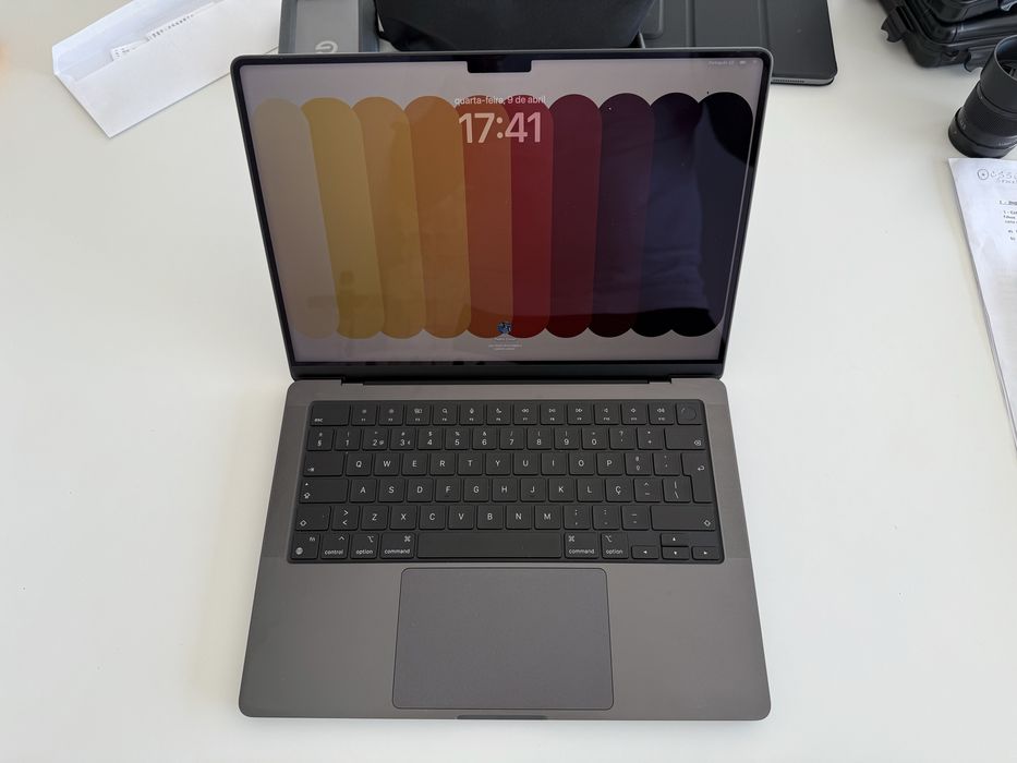 MacBook Pro 14" M3 Pro 18 Gb RAM 512GB NOVO