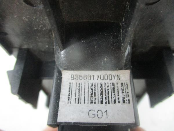 Comando / botão / interruptor vidros frente direito HYUNDAI Matrix (FC