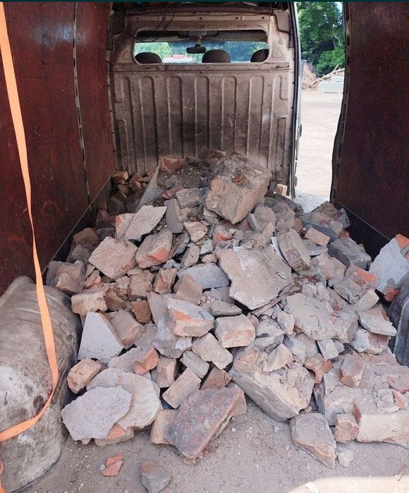Odbiór wywóz utylizacja mebli gruzu kamienia cegły rozbiórka bus