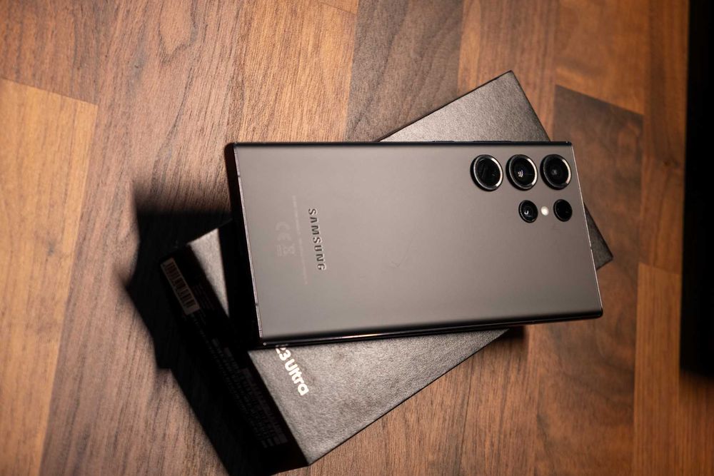 Samsung Galaxy S23 Ultra 12GB/512GB – Phantom Black - Impecável