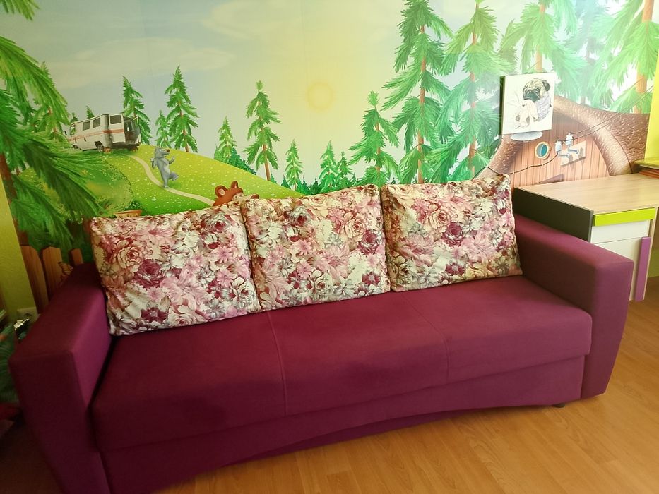 Диван для вітальні